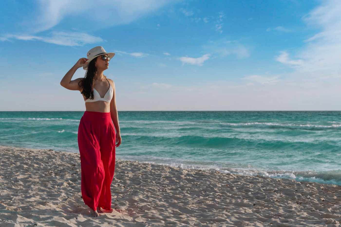 Beach in front of Grand Oasis Cancun Hotel with waves