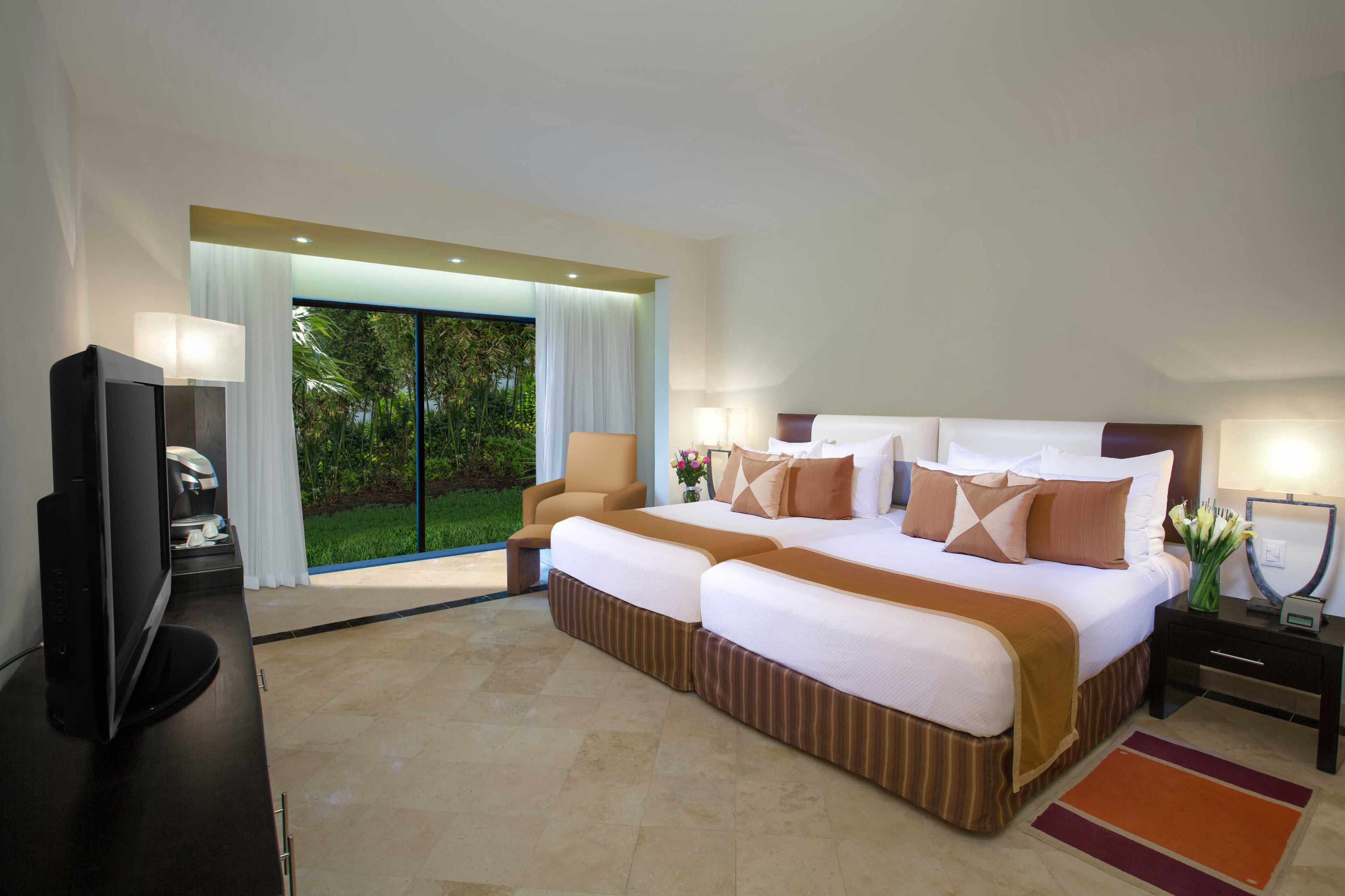 Frontal Panoramic View of Hotel Grand Oasis Tulum with ocean view