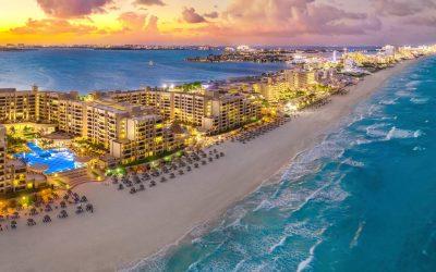 Living the night in Cancun