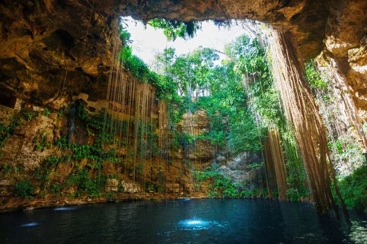 Conheça o turístico Cenote Ik Kil