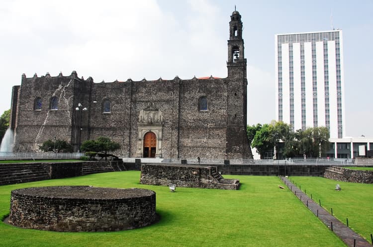 A Praça das Três Culturas