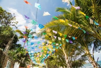 Motivos festivos calle Sayulita
