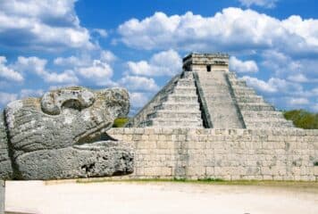 Representación dios Kukulcán