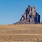 Desierto de México con montañas