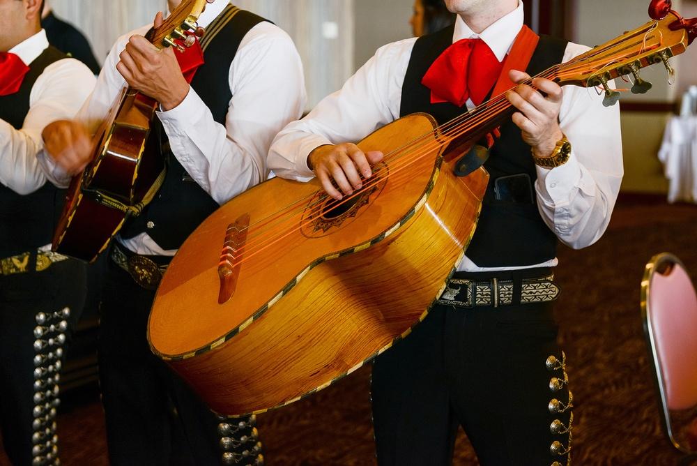 Mañanitas con mariachi