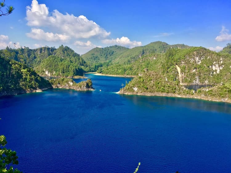 Lagos de Montebello: Un Espejo al Alma de Chiapas