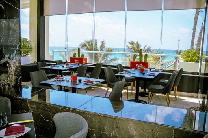 Maki taco restaurant Image