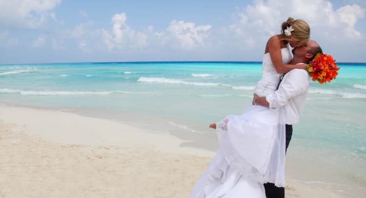 Diga sim a um casamento na praia