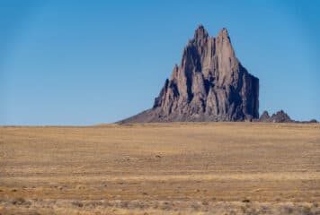 Desierto de México con montañas