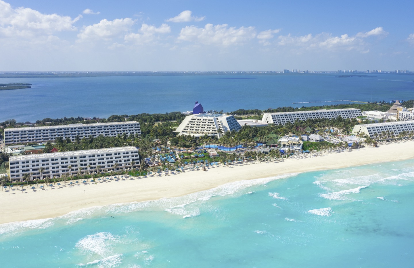 Grand Oasis Cancún Hotel Y Diversión Oasis Hotels And Resorts